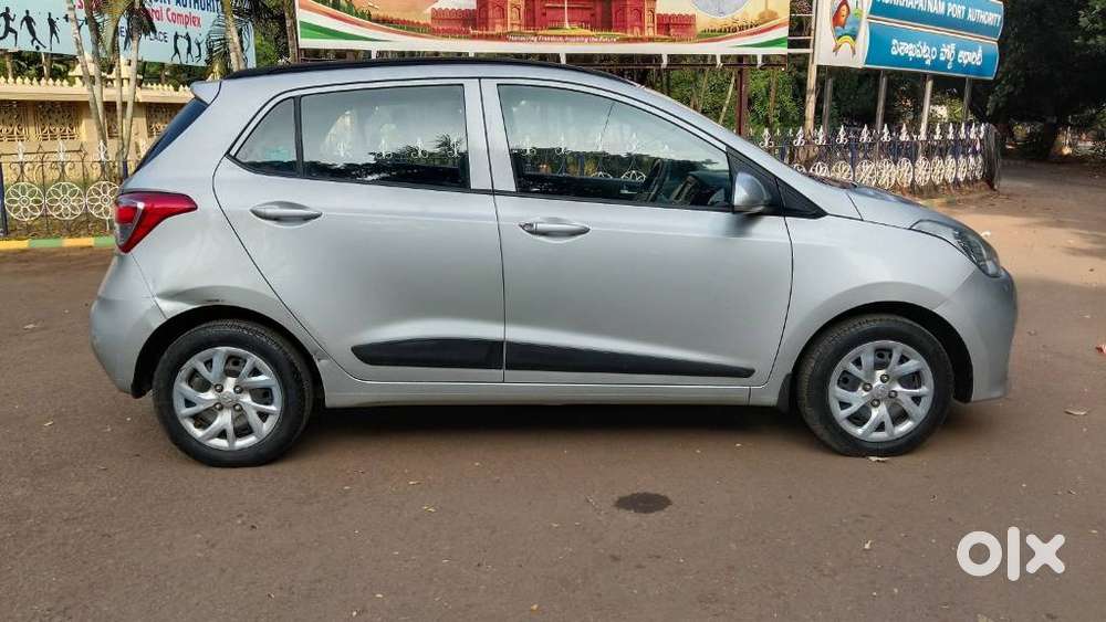 Hyundai Grand I10 Sportz, 2017, Petrol