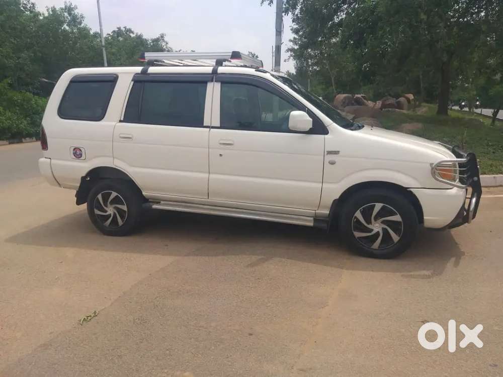 Chevrolet Tavera 7 Seater 2012