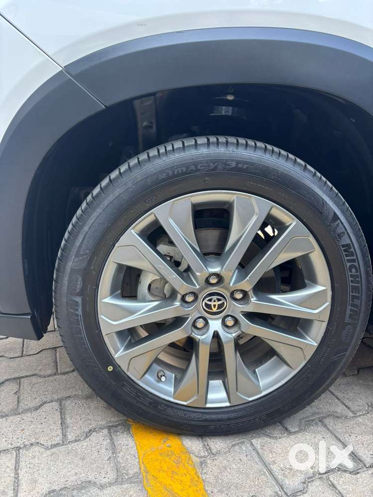 Toyota Innova Hycross 2.0 Zx Hybrid 7 Str, 2024