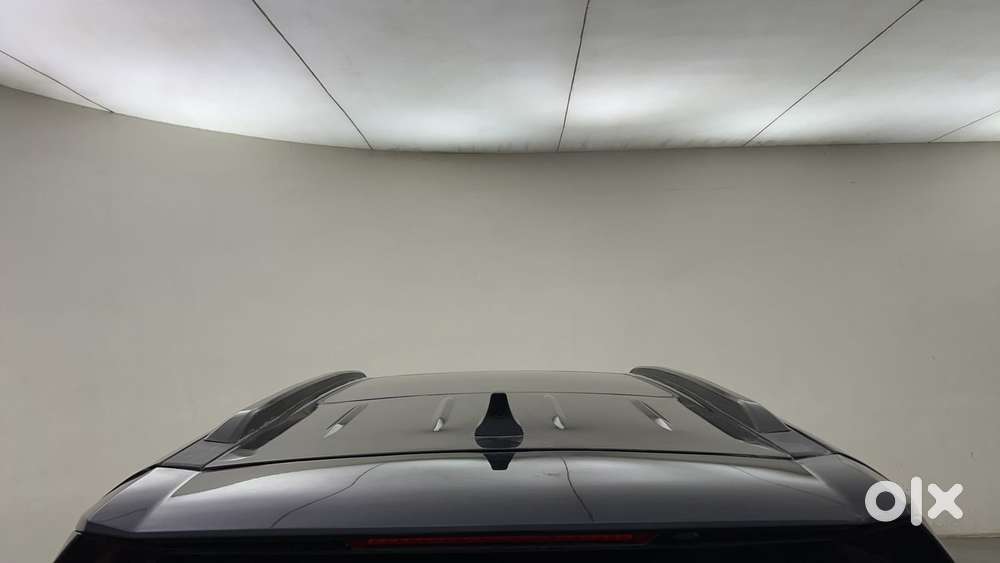 Mahindra Xuv700 2.0 Ax 5 Petrol At Str, 2023, Petrol