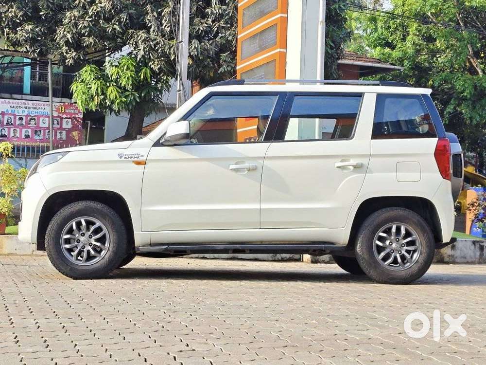 Mahindra Tuv 300 T10 Amt (automatic), 2017, Diesel