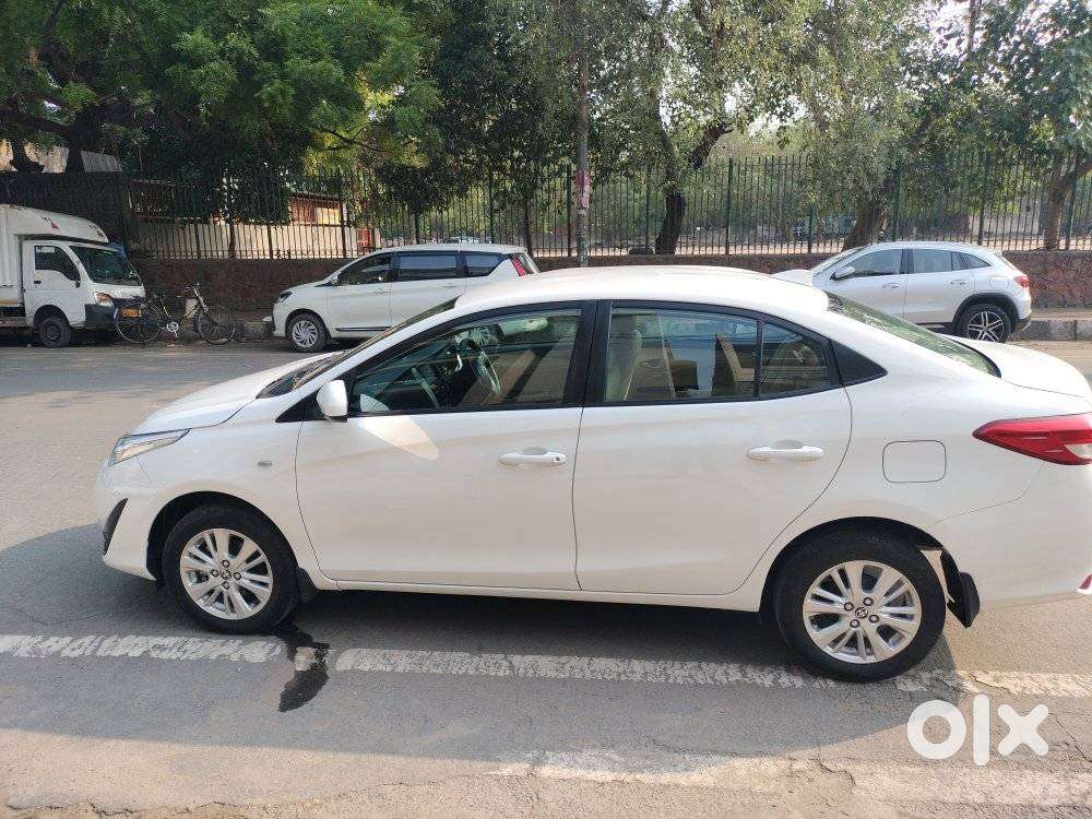 Toyota Yaris J Cvt, 2019, Petrol