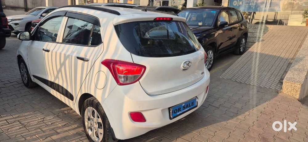Hyundai Grand I10 Sportz, 2013, Petrol