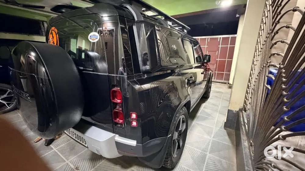 Land Rover Defender 2024