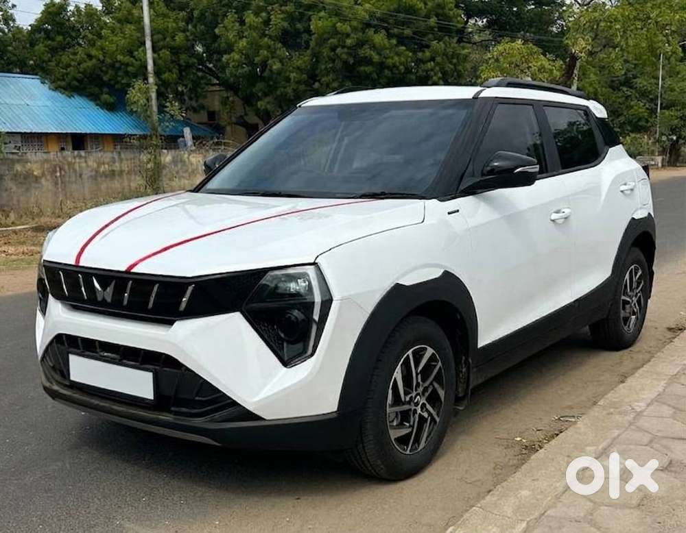 Mahindra Xuv 3xo Ax5 Pm At, 2026, Petrol