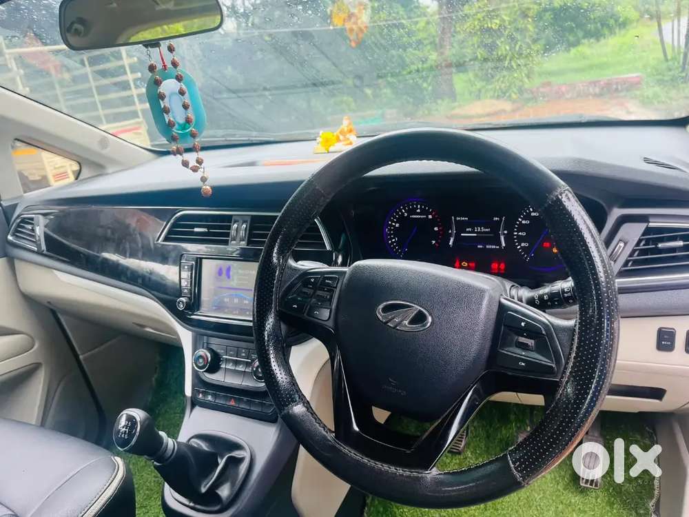 Mahindra Marazzo M6 2018