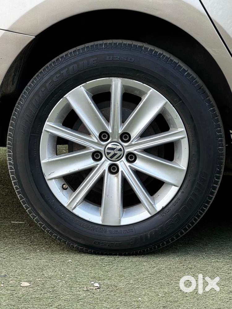 Volkswagen Vento 1.2 Tsi Highline Plus At, 2016, Petrol