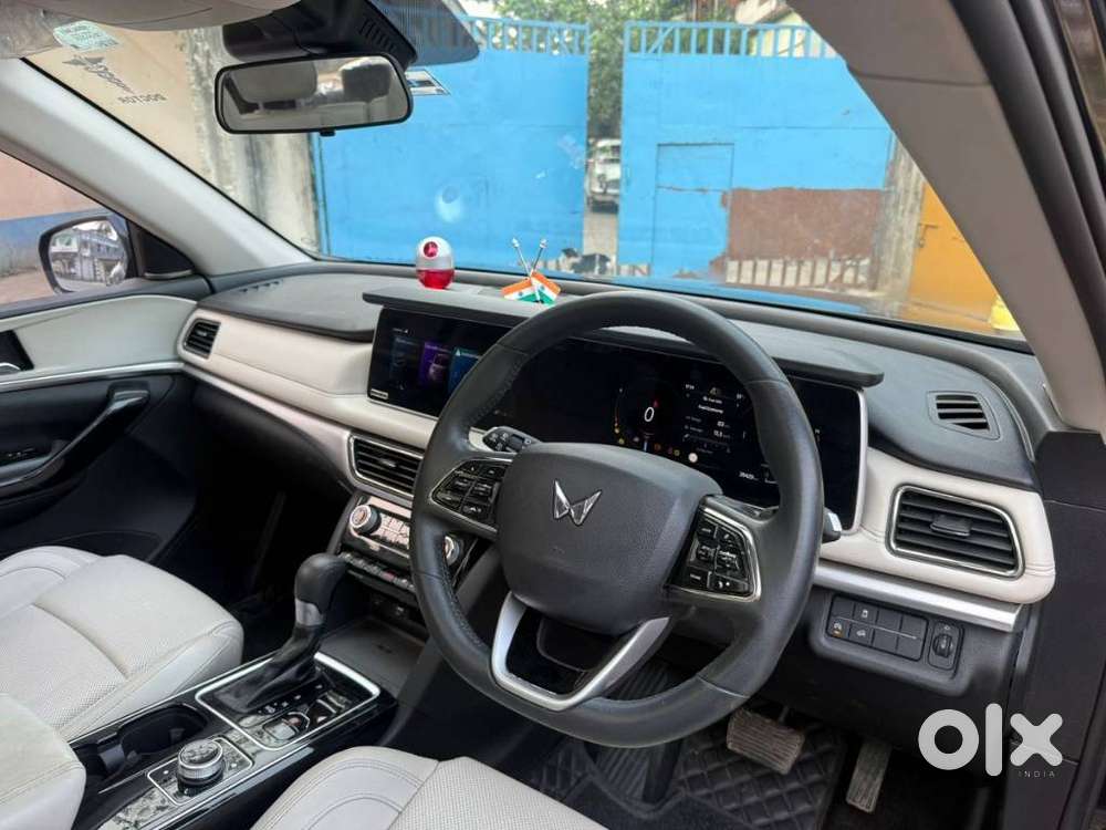 Mahindra Xuv700 2.2 Ax 7 Diesel At Luxury Pack Str, 2024, Diesel