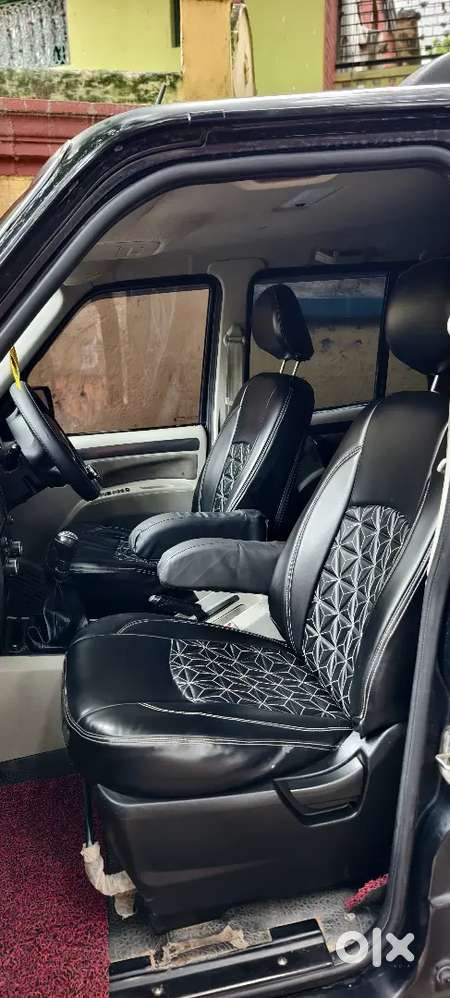 Mahindra Scorpio S11