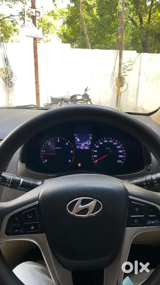 Hyundai Fluidic Verna 2011 Diesel Manual