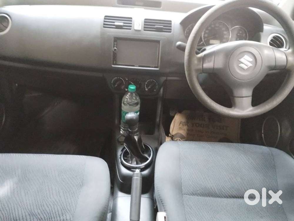 Maruti Suzuki Swift Vxi + Manual, 2011, Petrol