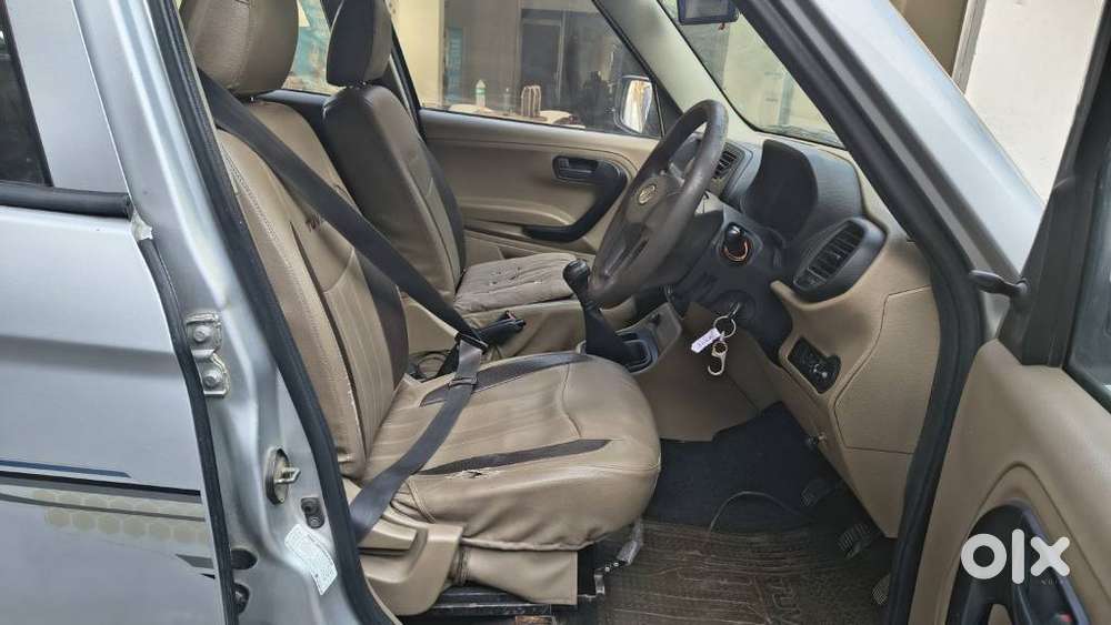 Mahindra Tuv 300 T4, 2016, Diesel