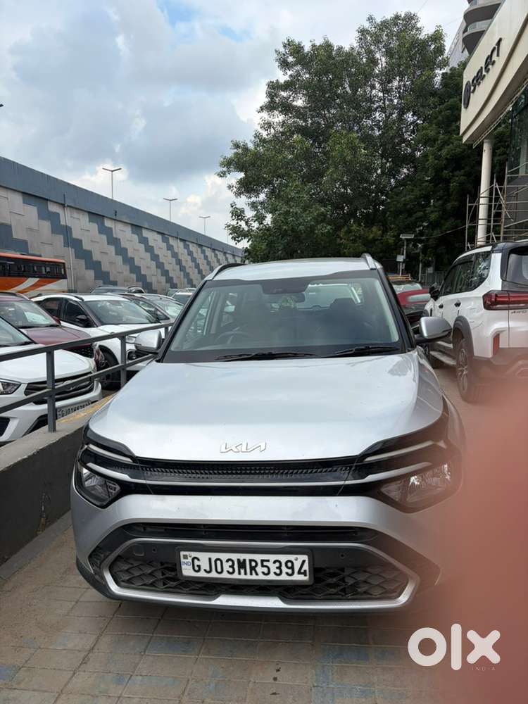 Kia Carens Petrol 2023