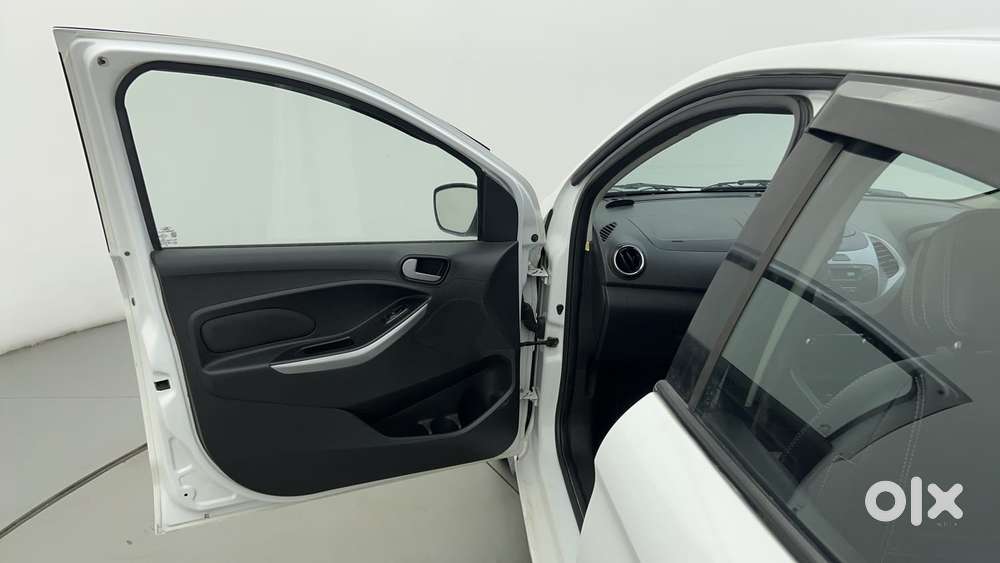 Ford Figo 2012-2015 Petrol Titanium, 2016, Petrol