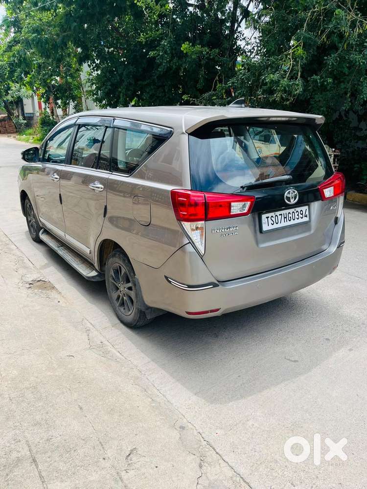Toyota Innova Crysta 2.4 V 8 Str, 2017, Diesel