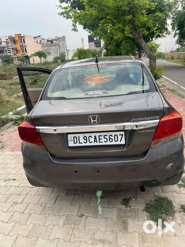 Honda Amaze 2015 Petrol Well Maintained