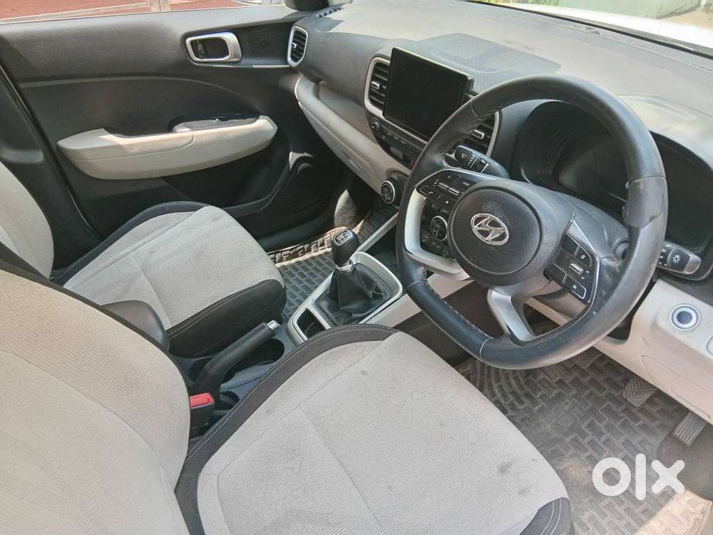 Hyundai Venue Sx Mt, 2022, Petrol