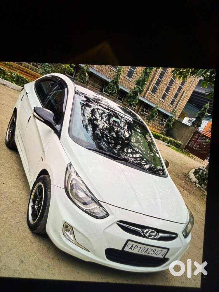 Hyundai Fluidic Verna 2012