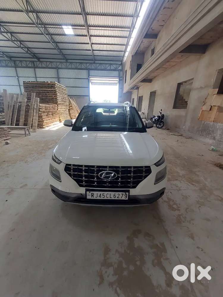 Hyundai Venue 2020 Last, New Tyre, New Insurence Diesel Manual