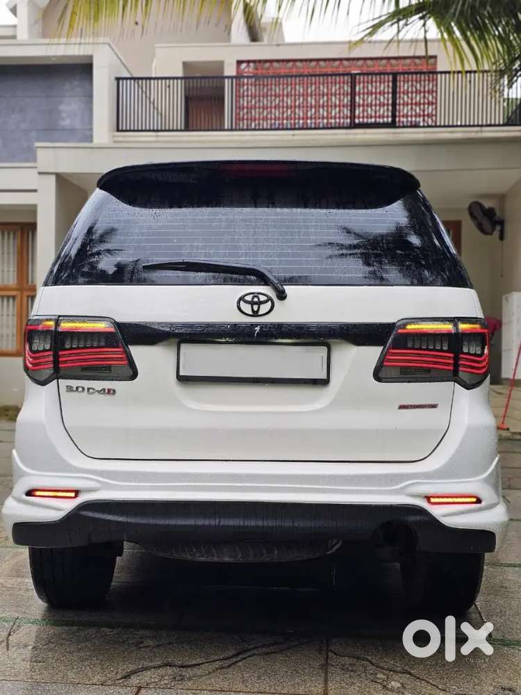 2015 Toyota Fortuner – Excellent Condition (full Toyota History)