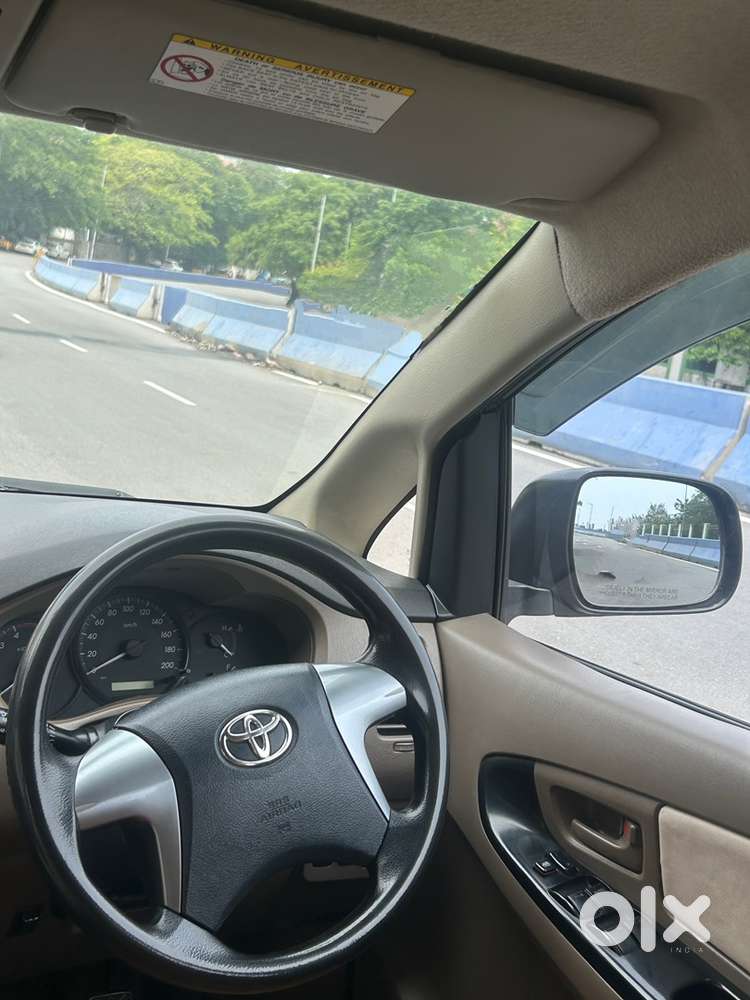 Toyota Innova 2015 2.5 G (bs4) - 8 Seater