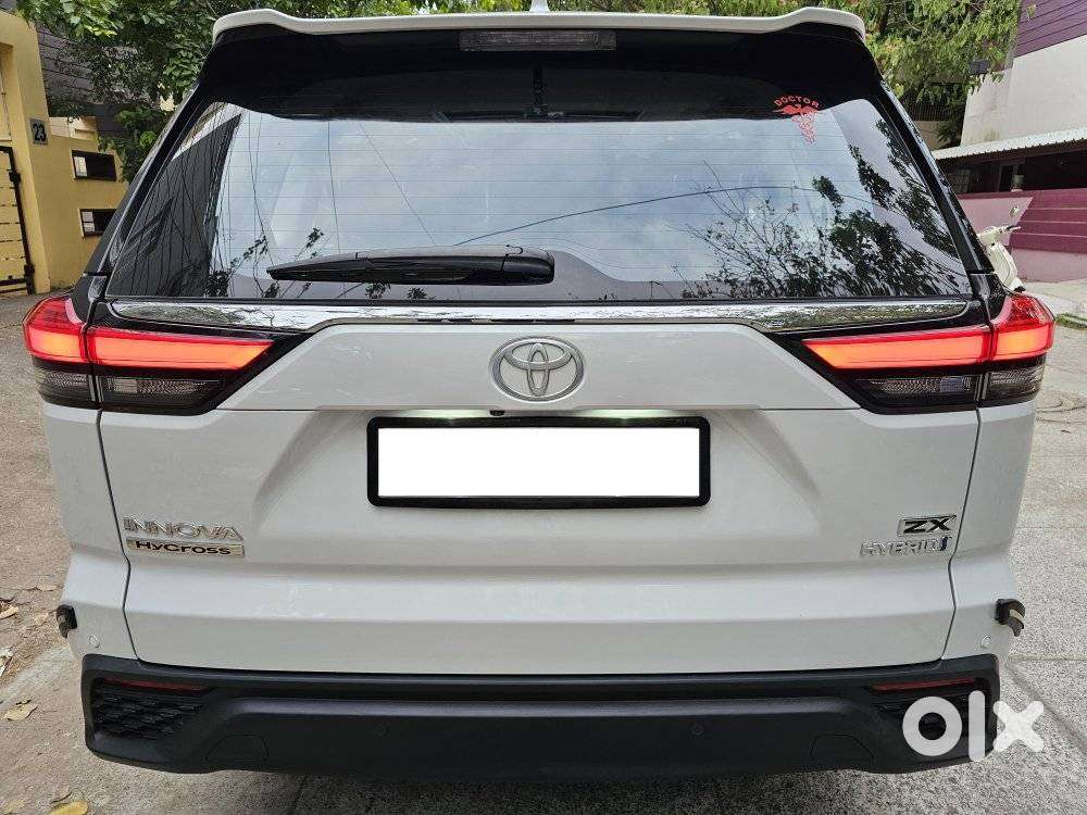 Toyota Innova Hycross 2.0 Zx Hybrid 7 Str, 2024, Cng & Hybrids