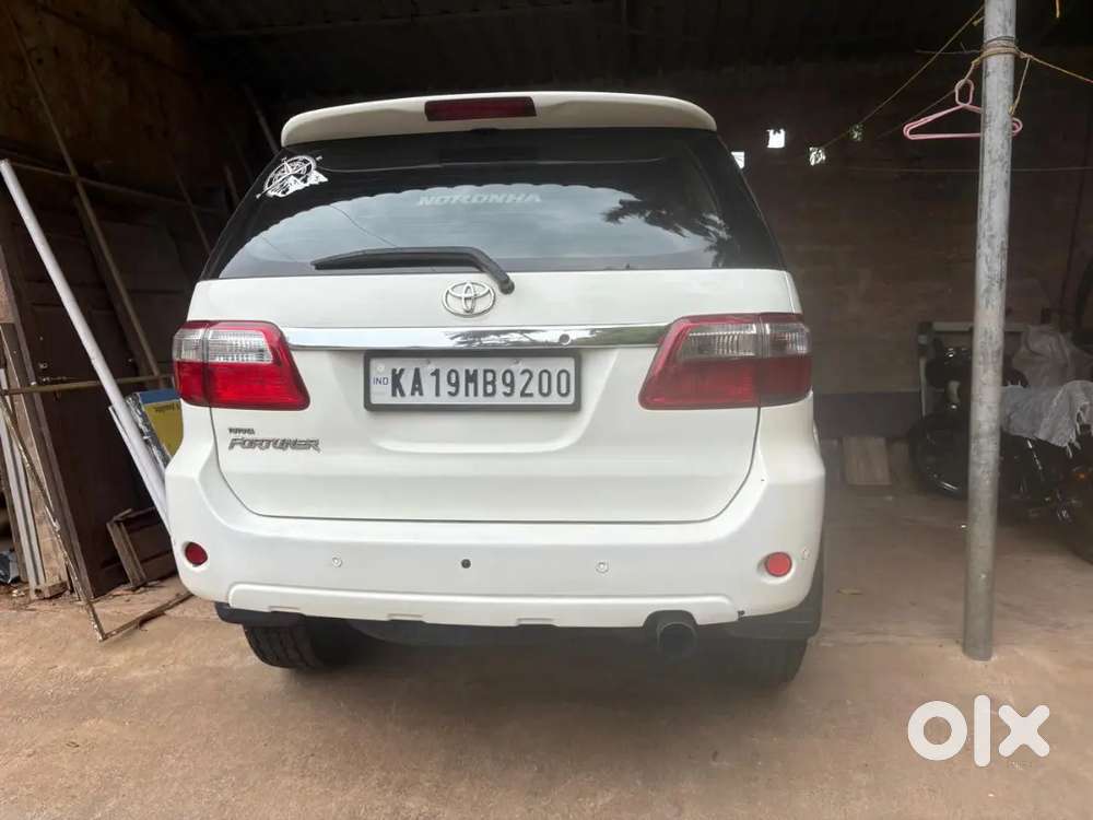 Toyota Fortuner 2011