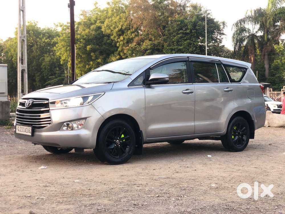Toyota Innova Crysta 2.8 Gx At 8 Seater, 2017, Diesel
