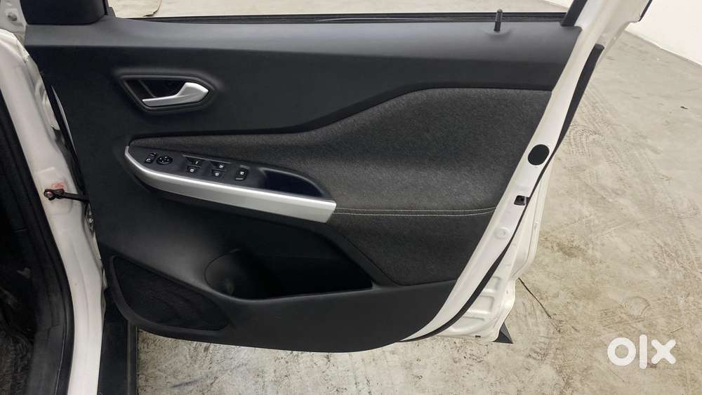 Nissan Magnite 1.0 Xv Premium Turbo Cvt, 2022, Petrol