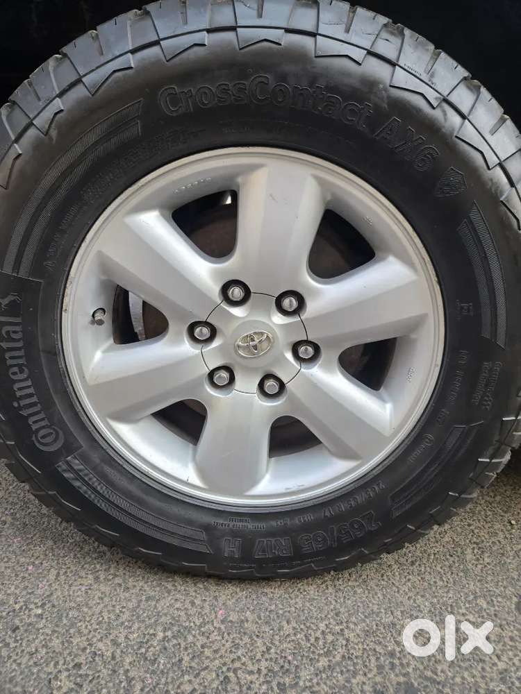 Toyota Fortuner Diesel Well Maintained Showroom Track