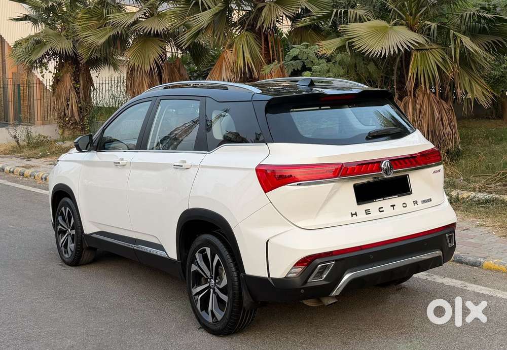 Mg Hector Plus Savvy Pro 1.5 Turbo Petrol Cvt 7 Str Dual Tone, 2024,..