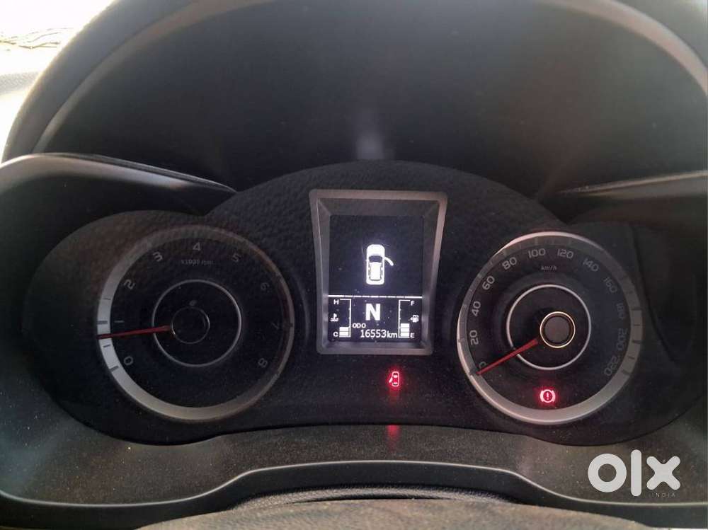 Mahindra Xuv300 W8 Option Dual Tone, 2023, Petrol