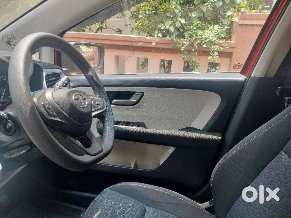 Tata Altroz Petrol 2023