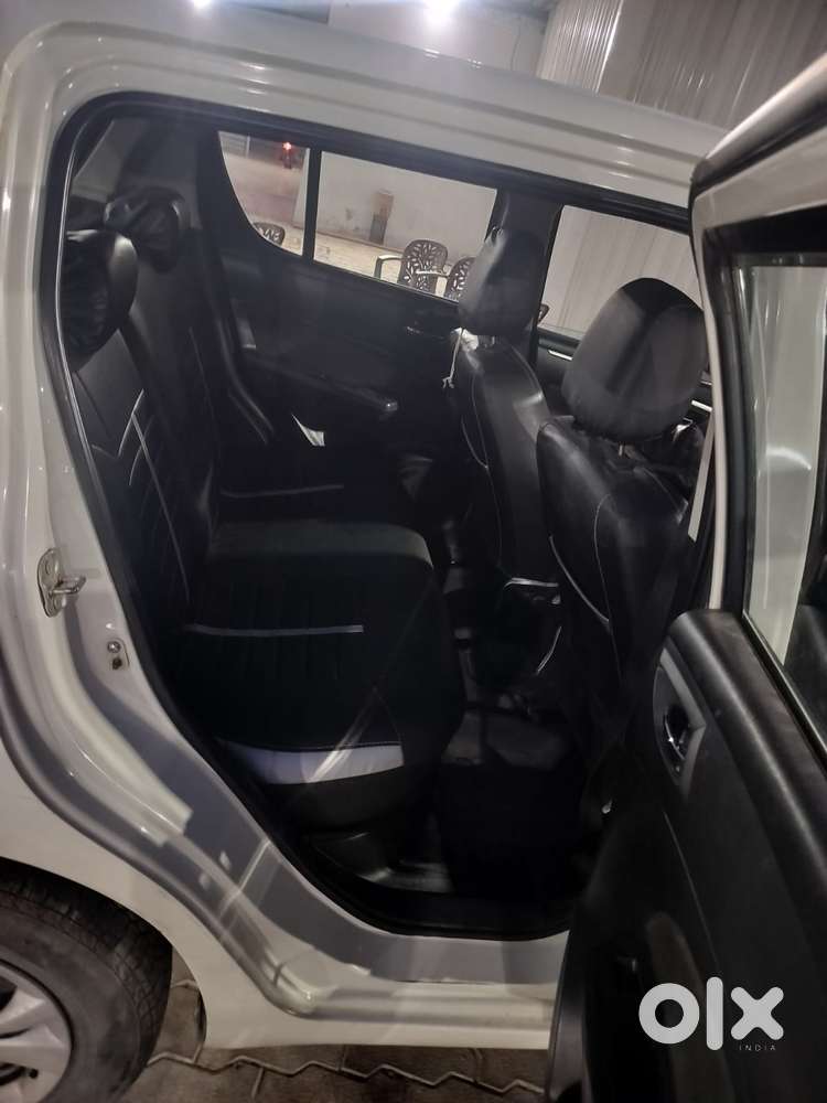 Maruti Suzuki Swift Vxi 1.2 Abs Bs-iv, 2016, Petrol