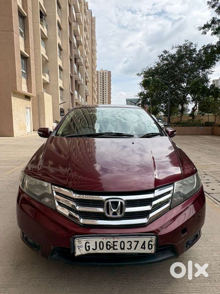 Selling My Honda City 1.5 V Mt Petrol.