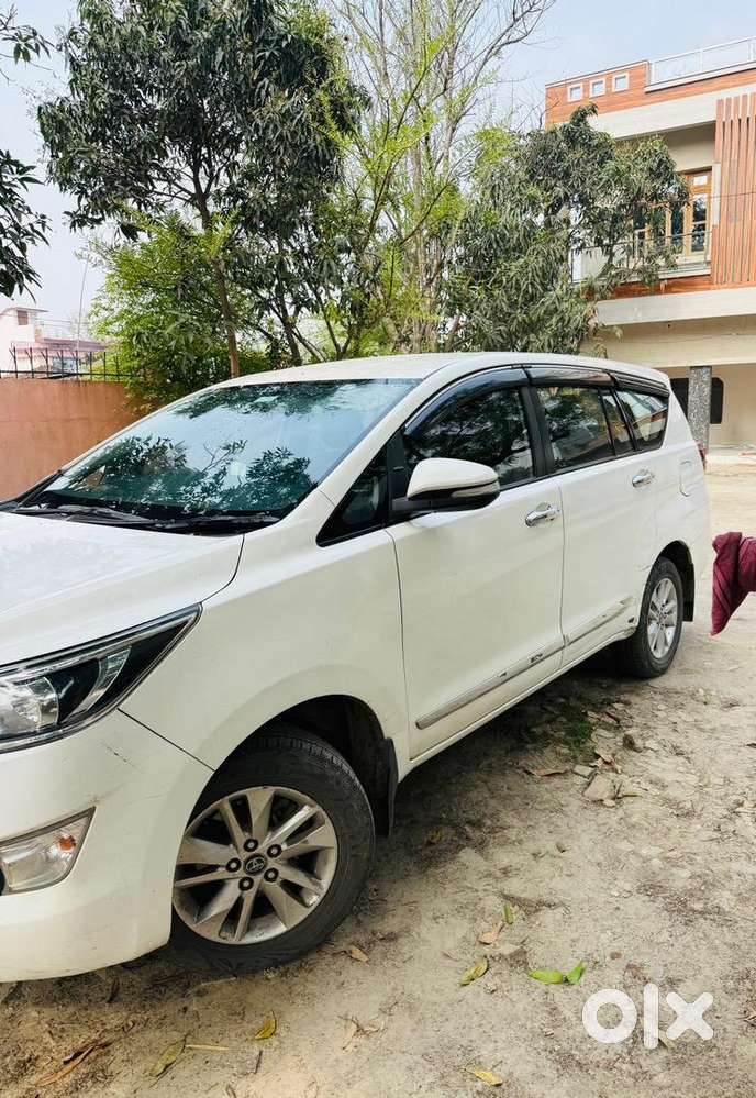 Toyota Innova Crysta 2016 Diesel Well Maintained