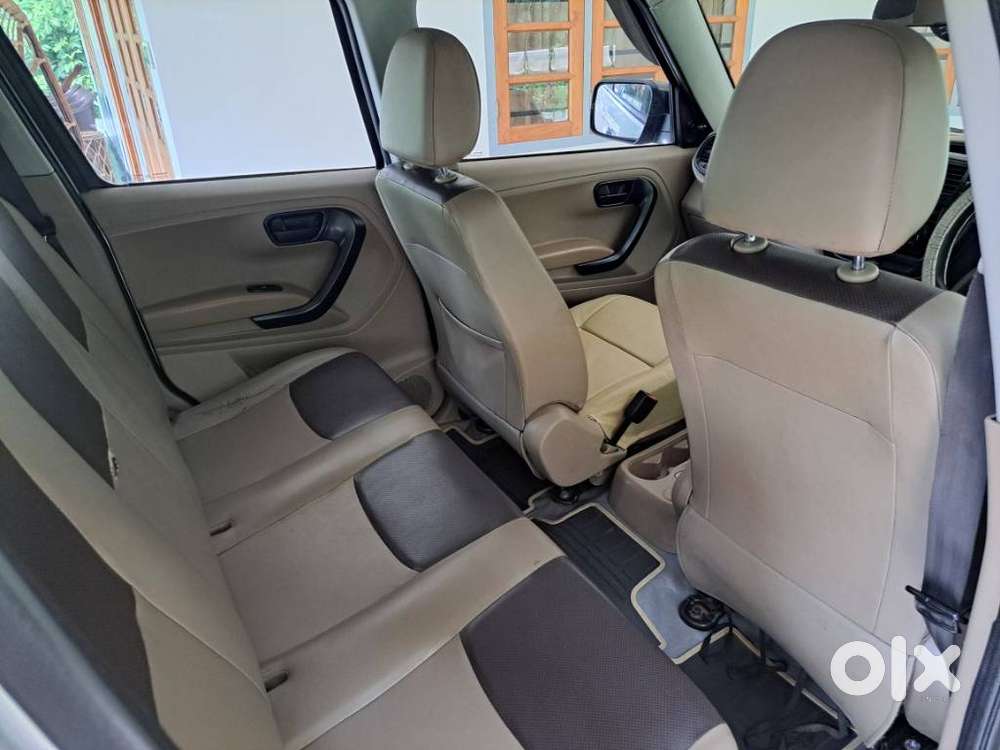 Mahindra Tuv 300 T4 Plus, 2016, Diesel