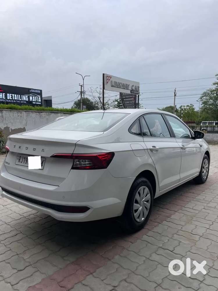 Skoda Slavia Active 1.0l Tsi Mt, 2022, Petrol