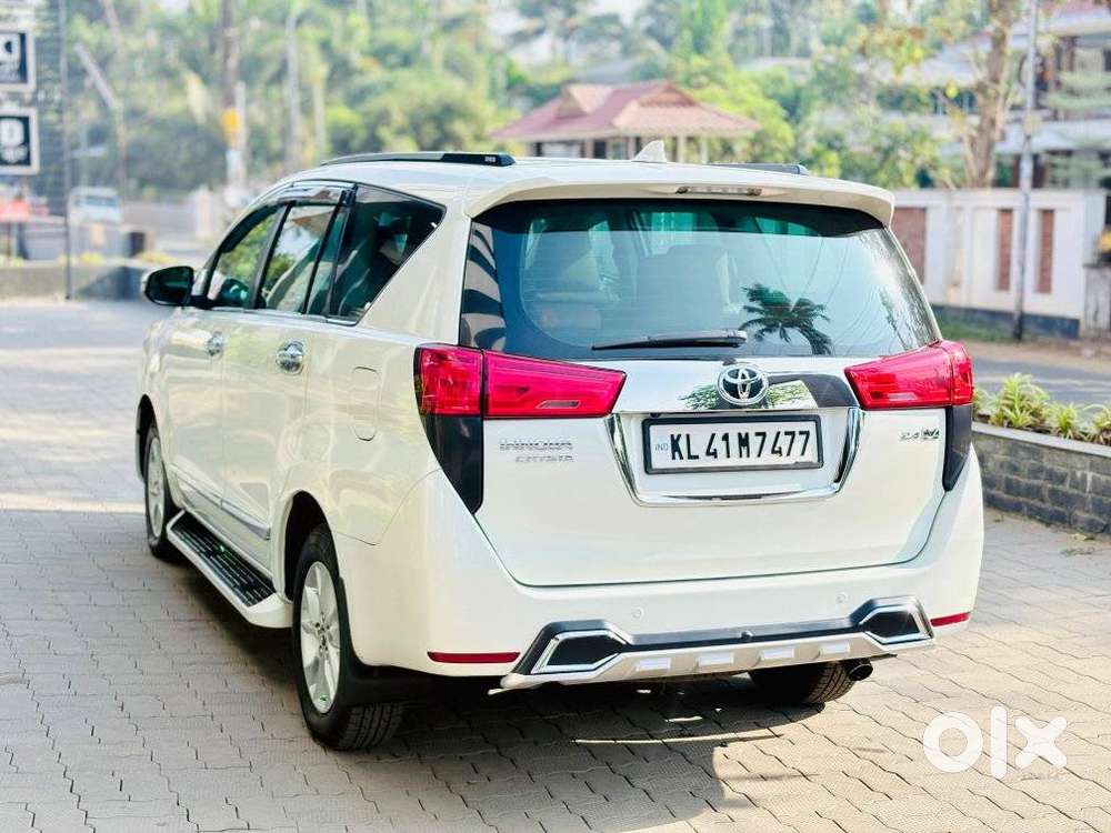 Toyota Innova Crysta 2.4 V 7 Str, 2017, Diesel