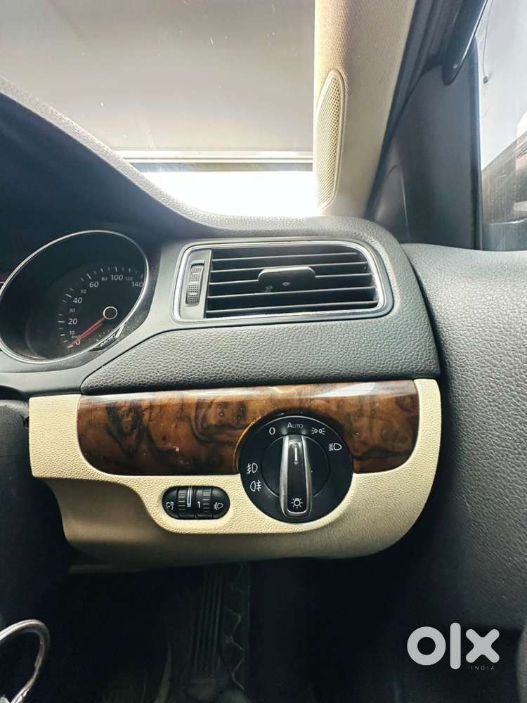 Volkswagen Jetta Petrol 2016