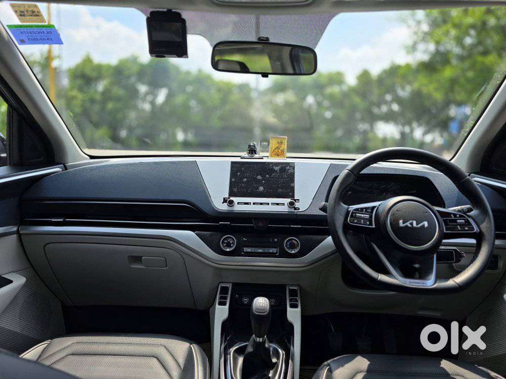 Kia Carens G1.5 6mt Gravity, 2025, Petrol