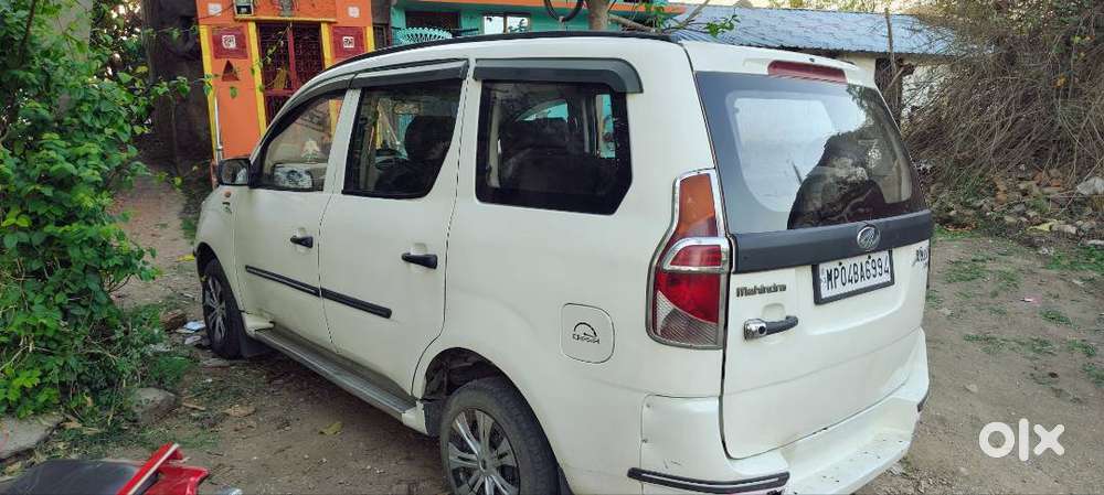 गाड़ी कंपलीट है मुझे अर्जेंट सेल करना है