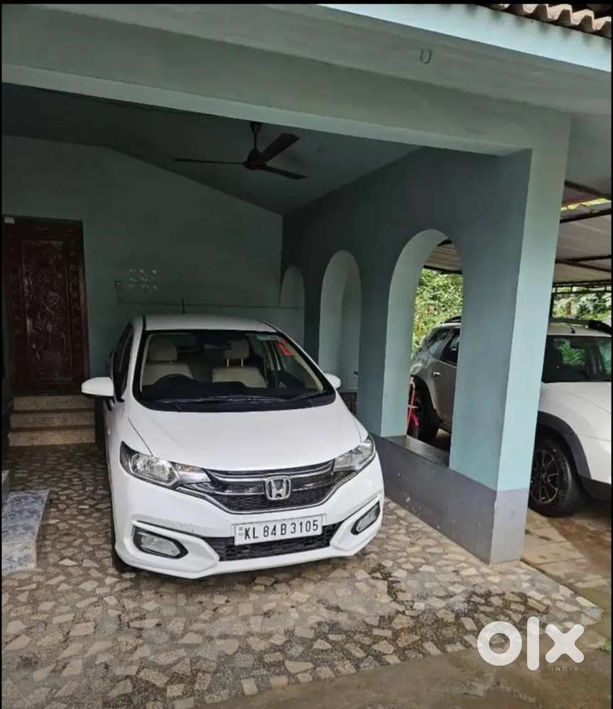 Honda Jazz 2023 Petrol Only 7000 Km Driven, Lady Doctor Used