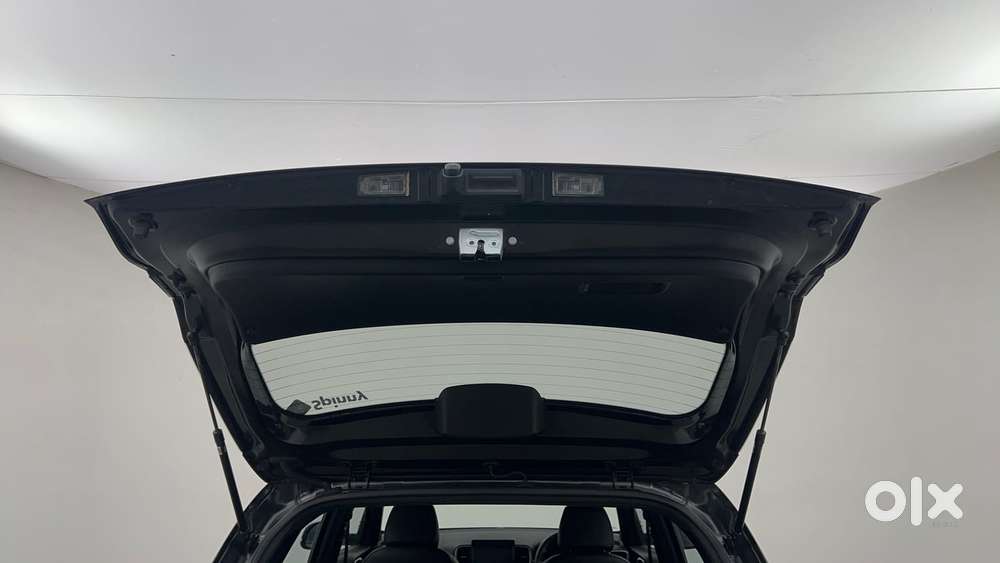 Hyundai Venue Sx(o) 1.0 Turbo Dct Knight Edition, 2023, Petrol