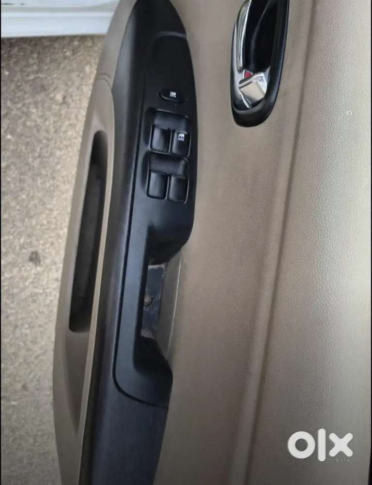 Hyundai I10 2012 Petrol 75000 Km Driven