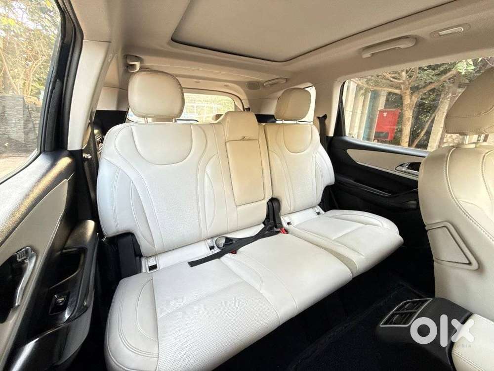 Mahindra Xuv700 2.0 Ax 7 Petrol At Luxury Pack Str, 2023, Petrol