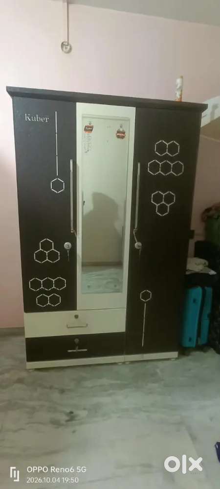 Wardrobe 6*4 with Mirror