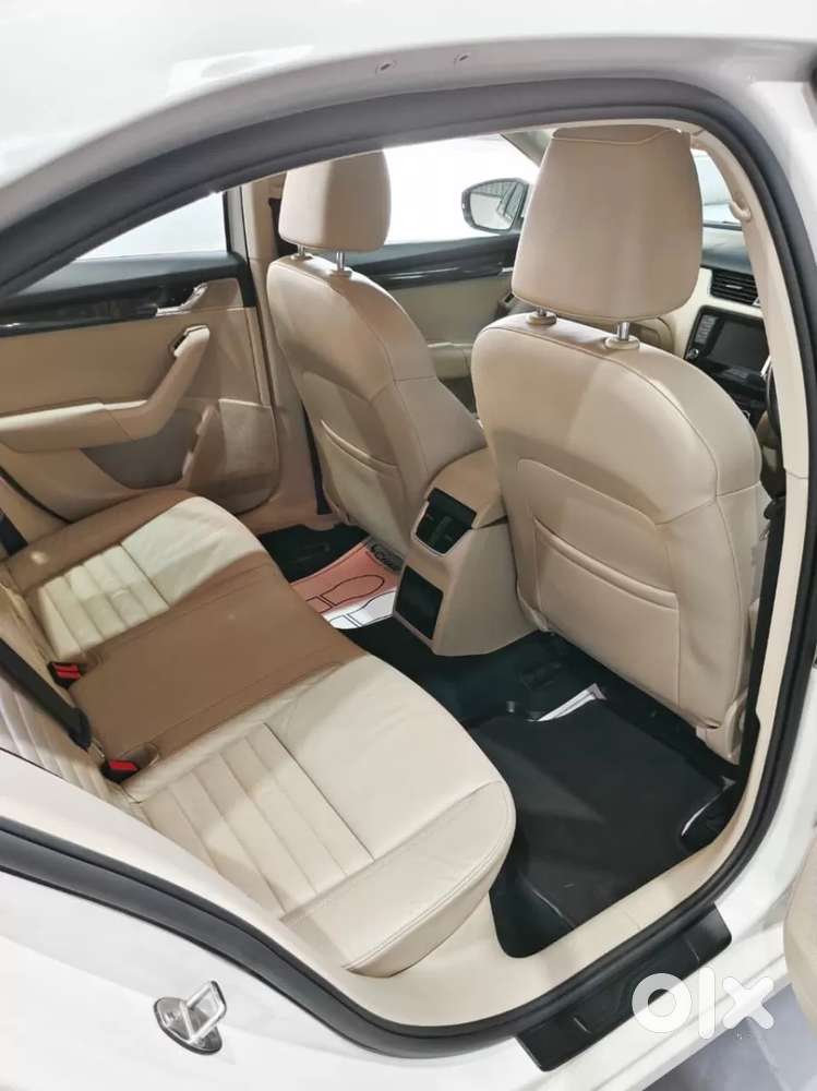 Skoda Octavia Ambition Plus 1.8 Tsi At, 2017, Petrol