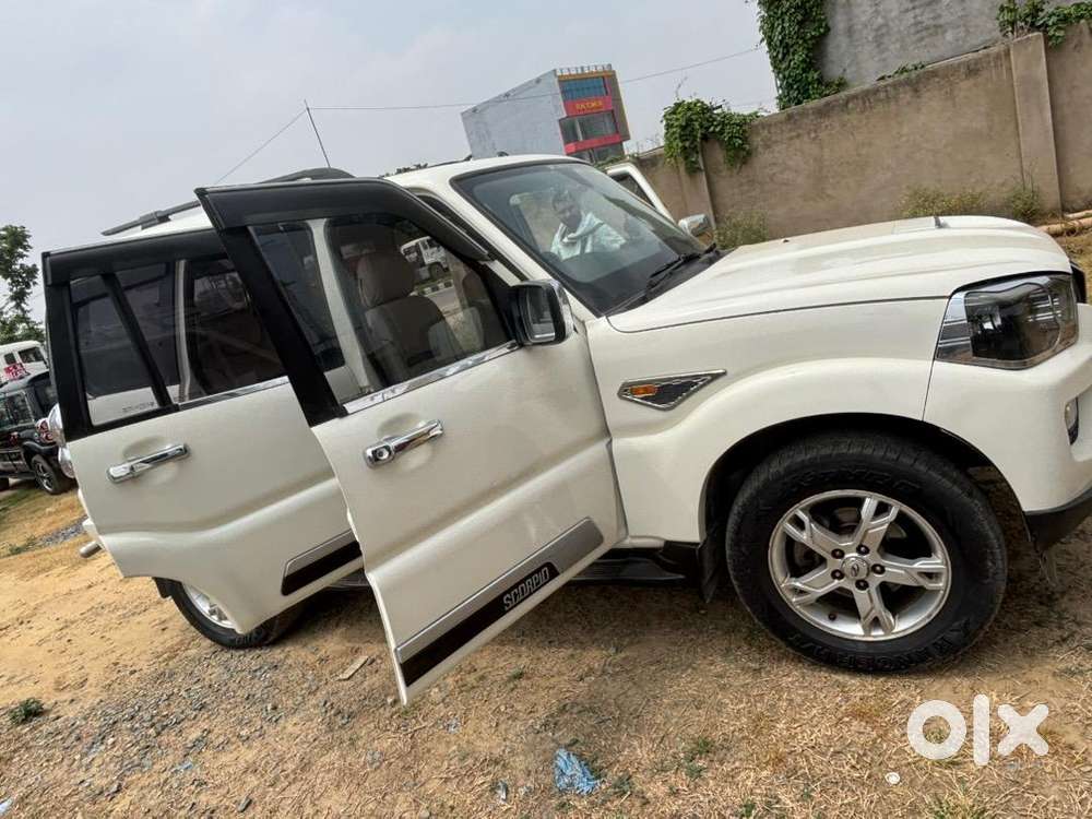 Mahindra Scorpio 2016 Diesel 70000 Km Driven Showroom Condtion