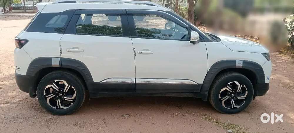 Maruti Suzuki Brezza 3 Petrol 30000 Km Driven